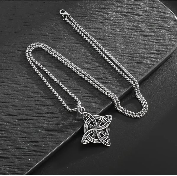 Triquetra%20Kelt%20Düğümü%20ve%20İlahi%20Koruma